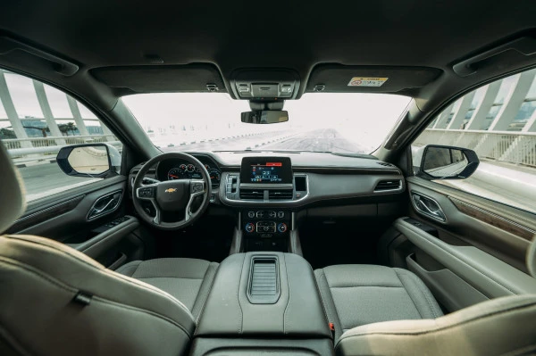  White Chevrolet Tahoe Photo 6