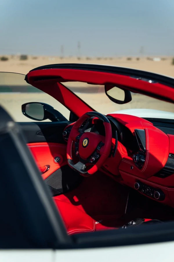  Белый Ferrari 488 Spyder Photo 2
