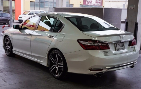  White Honda Accord Sport Photo 6