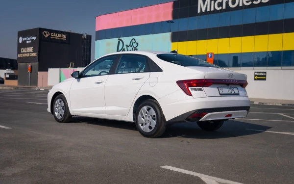  Weiß Hyundai Accent Photo 3