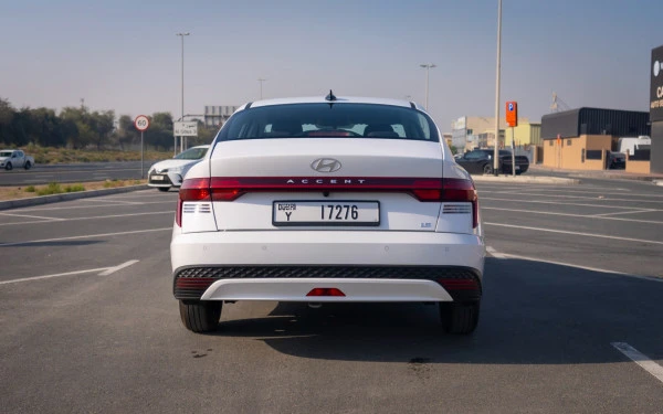  Weiß Hyundai Accent Photo 4