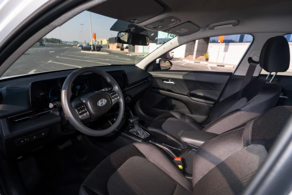  Weiß Hyundai Accent Photo 7