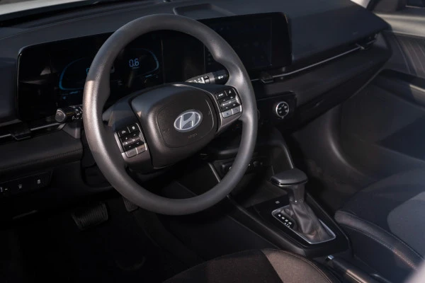  Weiß Hyundai Accent Photo 8