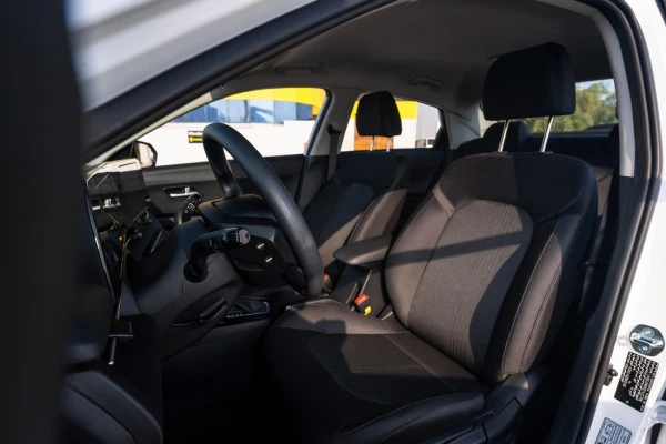  Weiß Hyundai Accent Photo 9