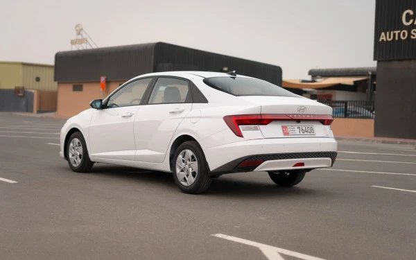  Белый Hyundai Accent Photo 4