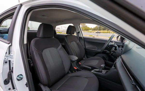  Белый Hyundai Accent Photo 11