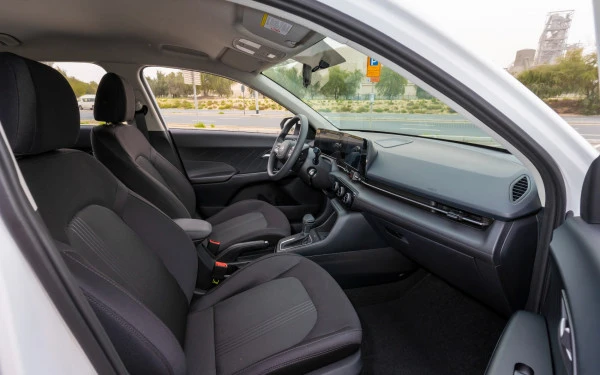  Белый Hyundai Accent Photo 12