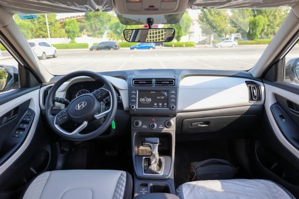  White Hyundai Creta Photo 4