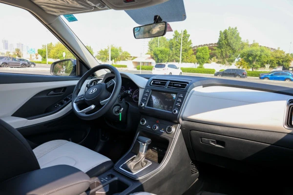  White Hyundai Creta Photo 5