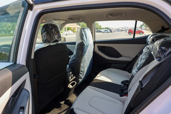  White Hyundai Creta Photo 6