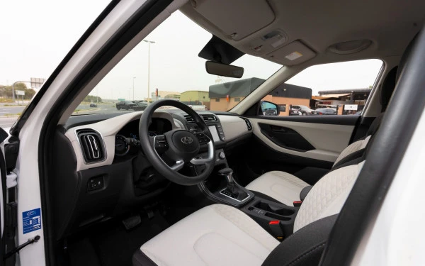  White Hyundai Creta Photo 6