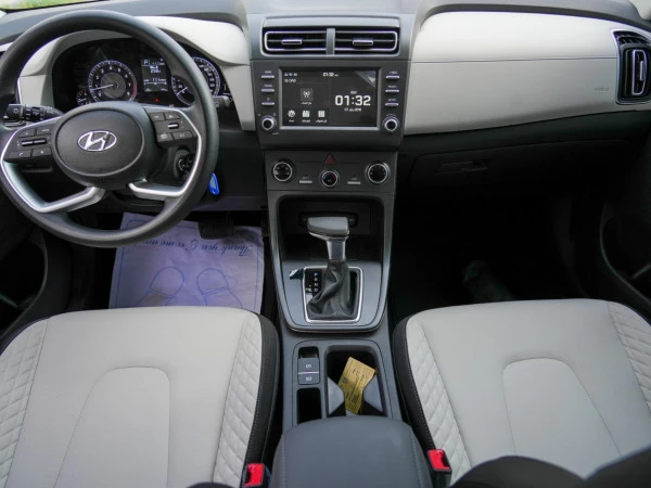  White Hyundai Creta Photo 11