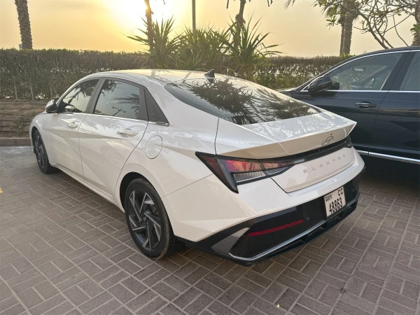  Blanco Hyundai Elantra Photo 4
