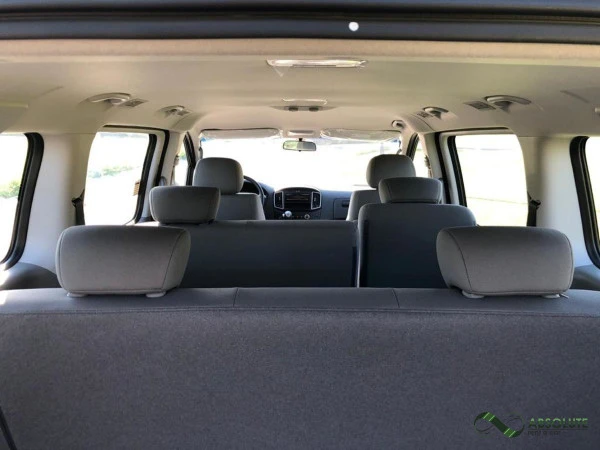  White Hyundai H1 Photo 2