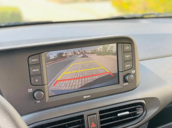  White Hyundai i10 Photo 5