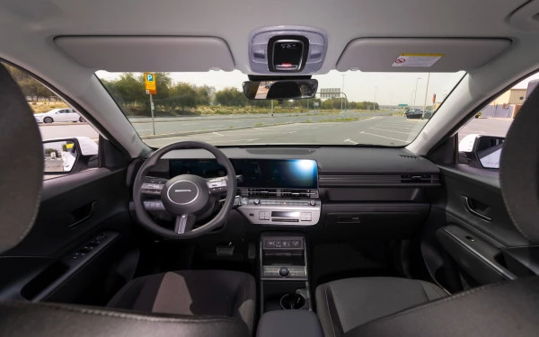  White Hyundai Kona Photo 13