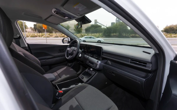  White Hyundai Kona Photo 14