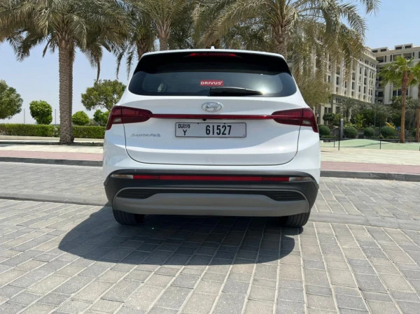  White Hyundai Santa Fe Photo 5