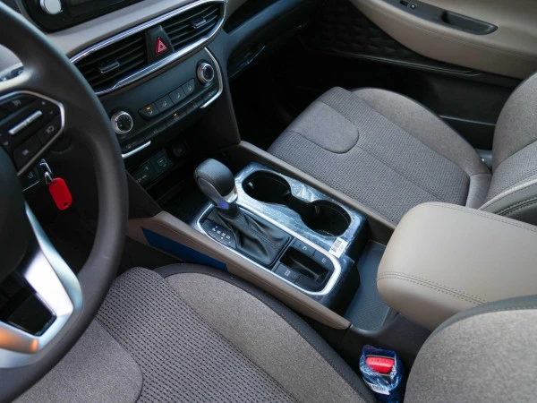  White Hyundai Santa Fe Photo 11