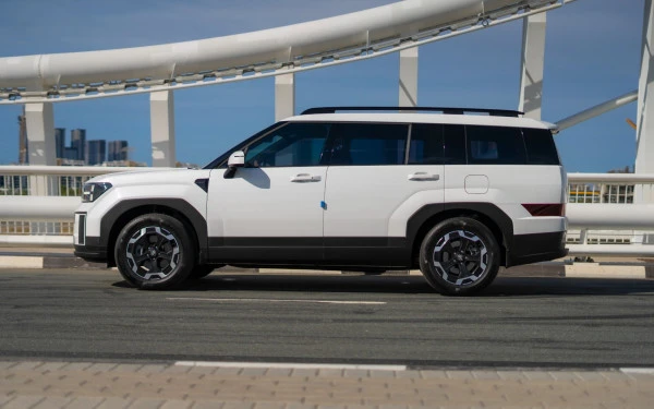  White Hyundai Santa Fe Photo 3