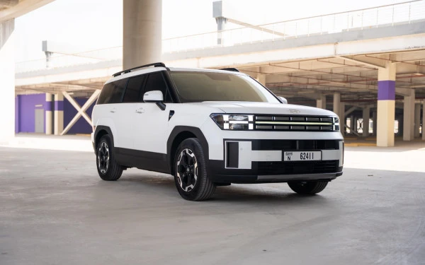  White Hyundai Santa Fe Photo 2