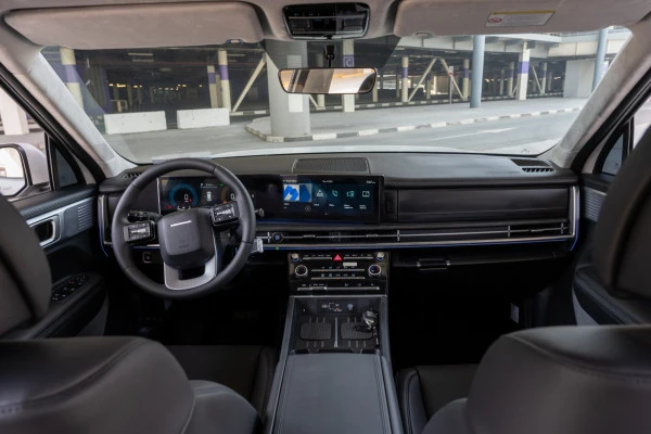  White Hyundai Santa Fe Photo 7