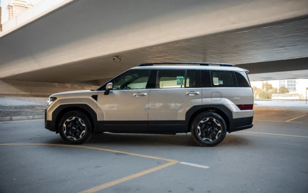  White Hyundai Santa Fe Photo 10