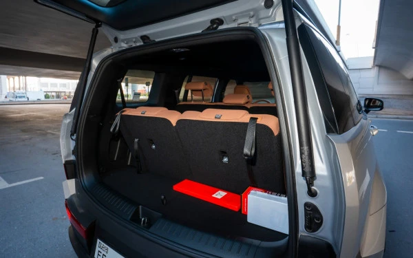  White Hyundai Santa Fe Photo 14