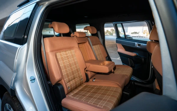  White Hyundai Santa Fe Photo 20