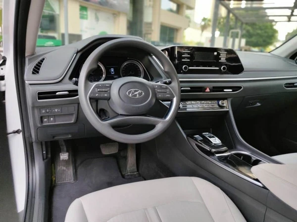  Blanc Hyundai Sonata Photo 4