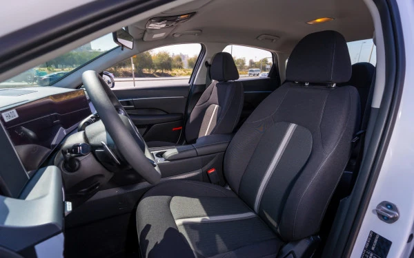  White Hyundai Sonata Photo 7