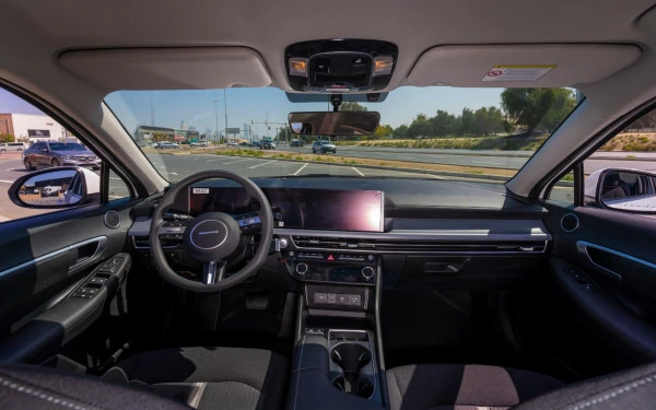  White Hyundai Sonata Photo 9