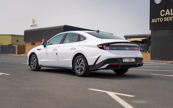  Weiß Hyundai Sonata Photo 4