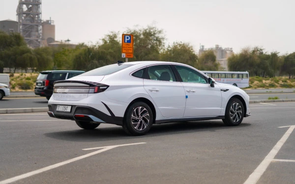  Weiß Hyundai Sonata Photo 6