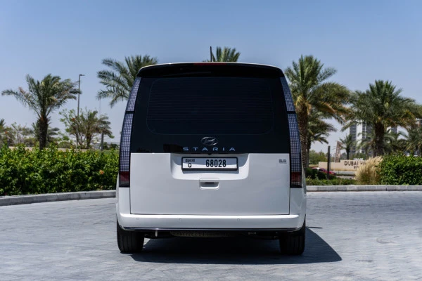  Blanc Hyundai Staria S9 Photo 4