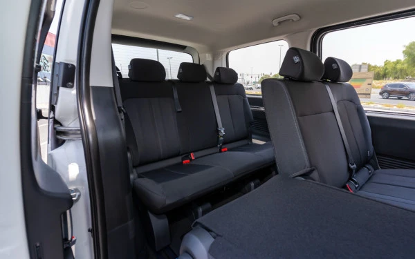  أبيض هيونداي ستاريا Photo 10