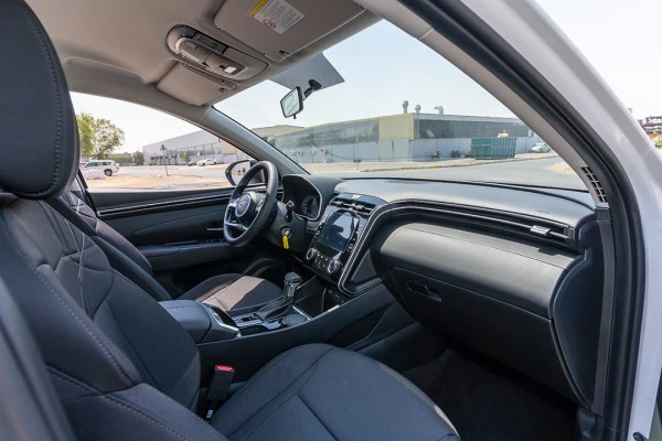  White Hyundai Tucson Photo 10