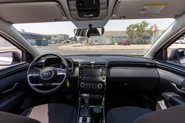  White Hyundai Tucson Photo 11