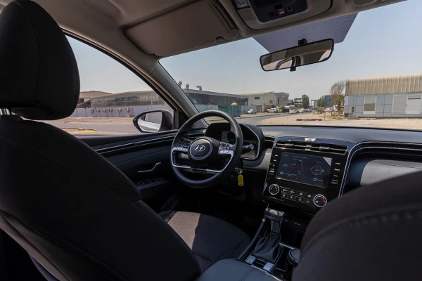  White Hyundai Tucson Photo 12