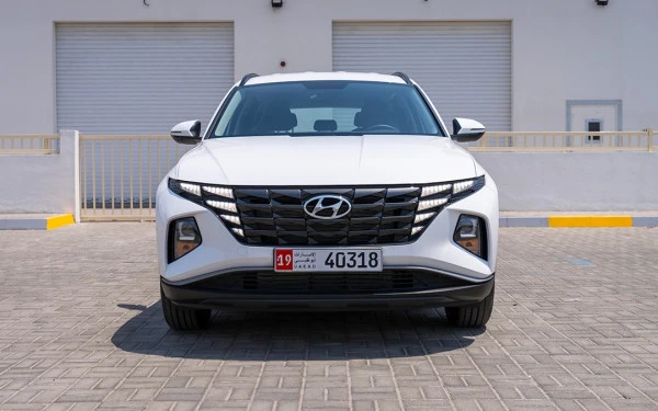  White Hyundai Tucson Photo 3