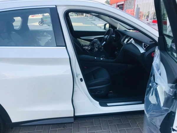  White Infiniti QX50 Photo 11