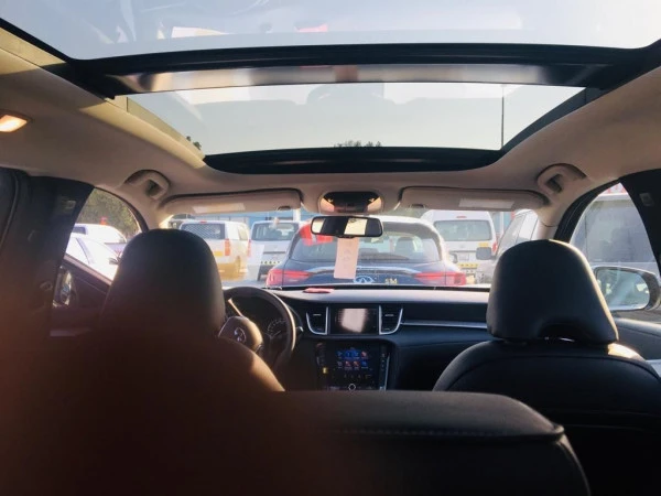  White Infiniti QX50 Photo 14