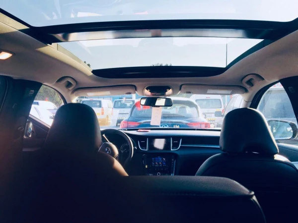  White Infiniti QX50 Photo 15