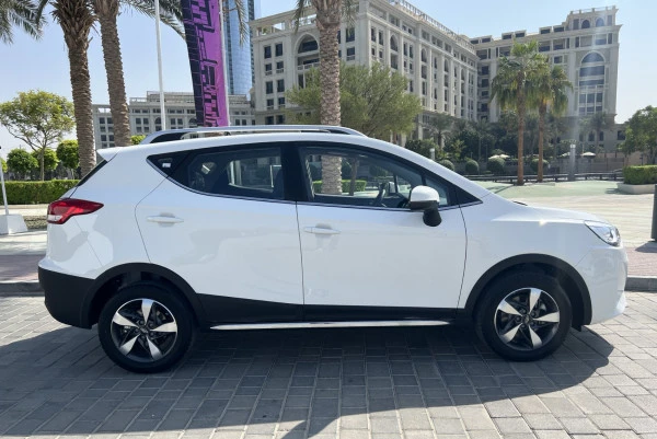  White JAC S3 Photo 2