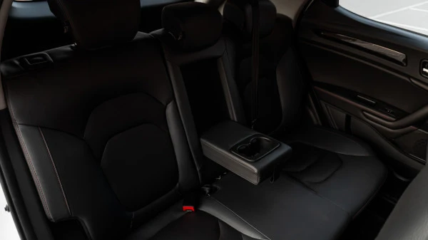  White JAC S3 Photo 7