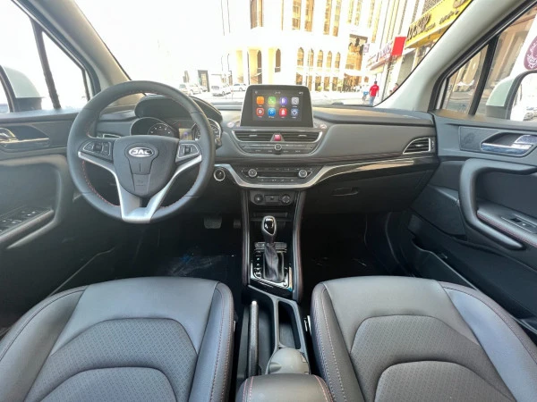  White JAC S3 Photo 4