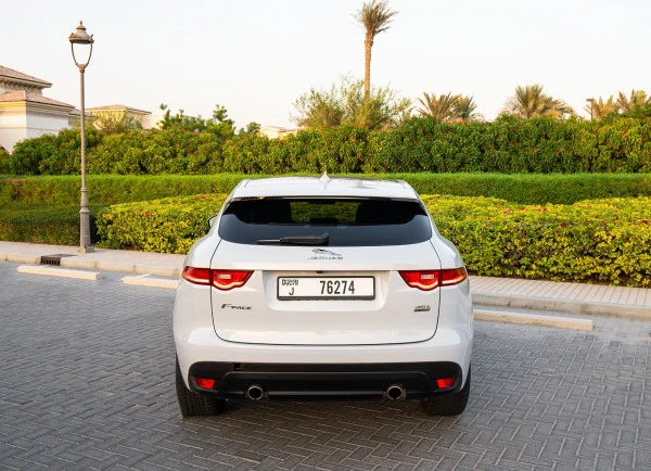  White Jaguar F-Pace Photo 4