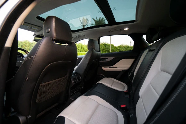  White Jaguar F-Pace Photo 5