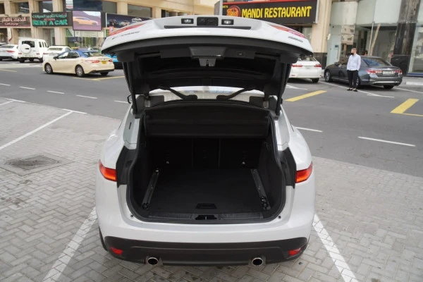  Blanc Jaguar F-Pace Photo 7