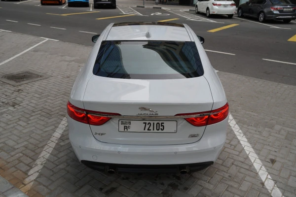  Weiß Jaguar XF Photo 4